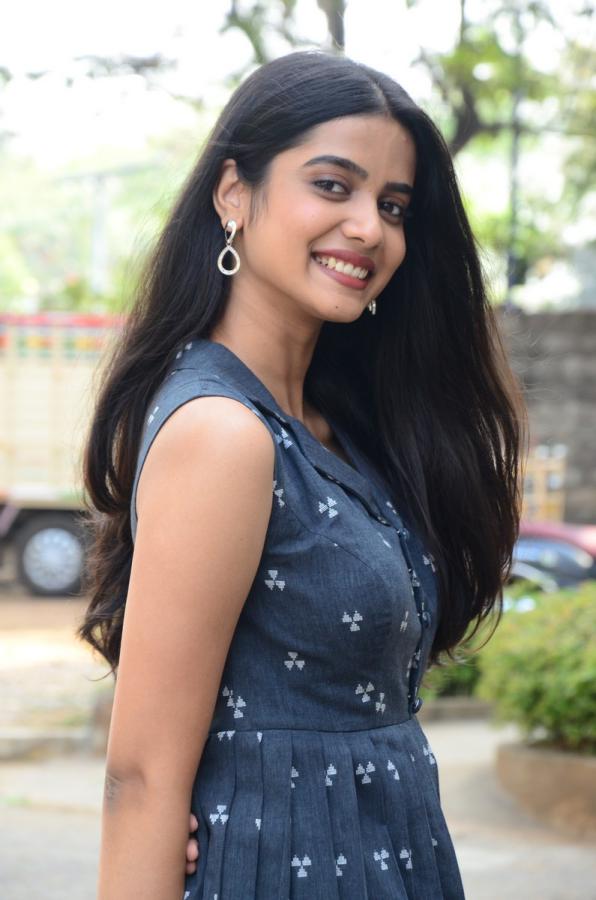gouri-priya-reddy-stills-10.jpg