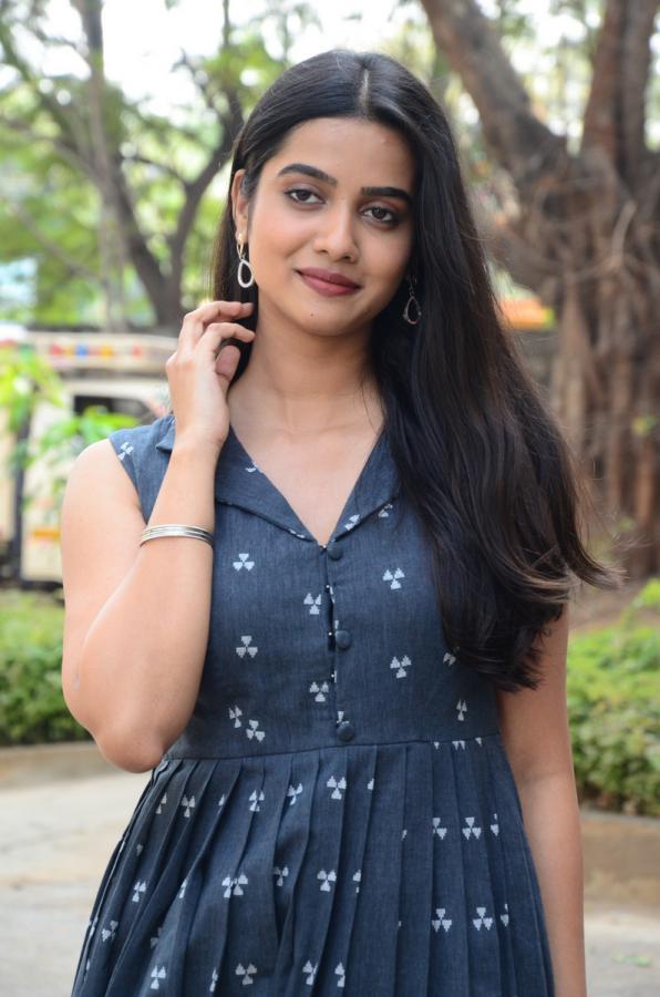gouri-priya-reddy-stills-11.jpg