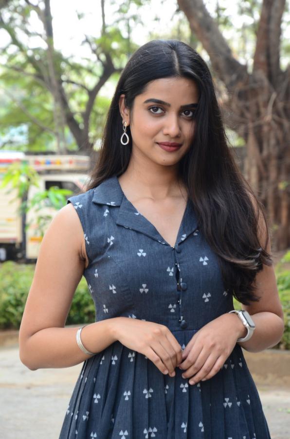 gouri-priya-reddy-stills-12.jpg
