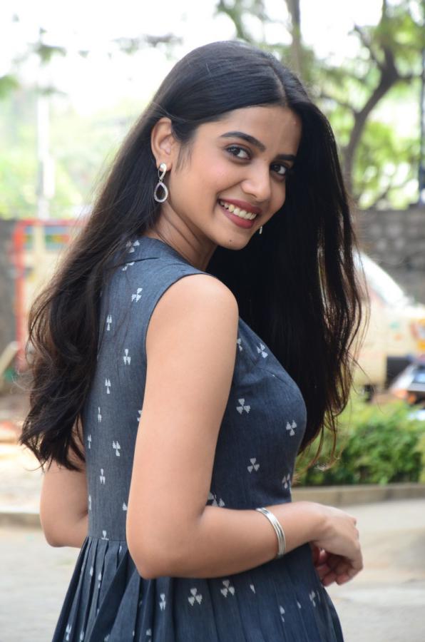 gouri-priya-reddy-stills-6.jpg
