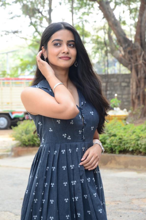 gouri-priya-reddy-stills-7.jpg