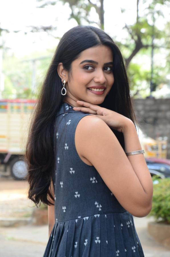 gouri-priya-reddy-stills-9.jpg
