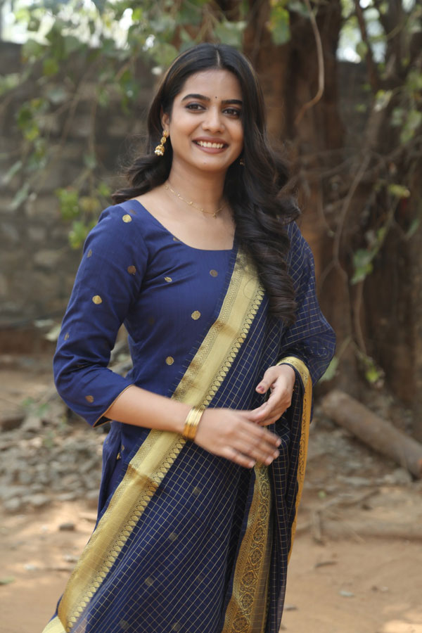 gouri-priya-stills-2-19.jpg