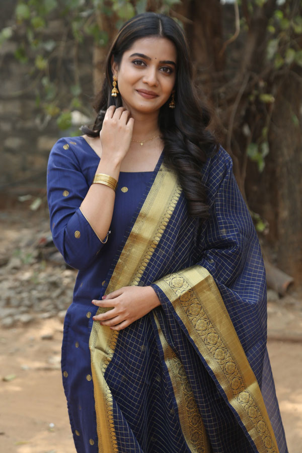 gouri-priya-stills-2-3.jpg