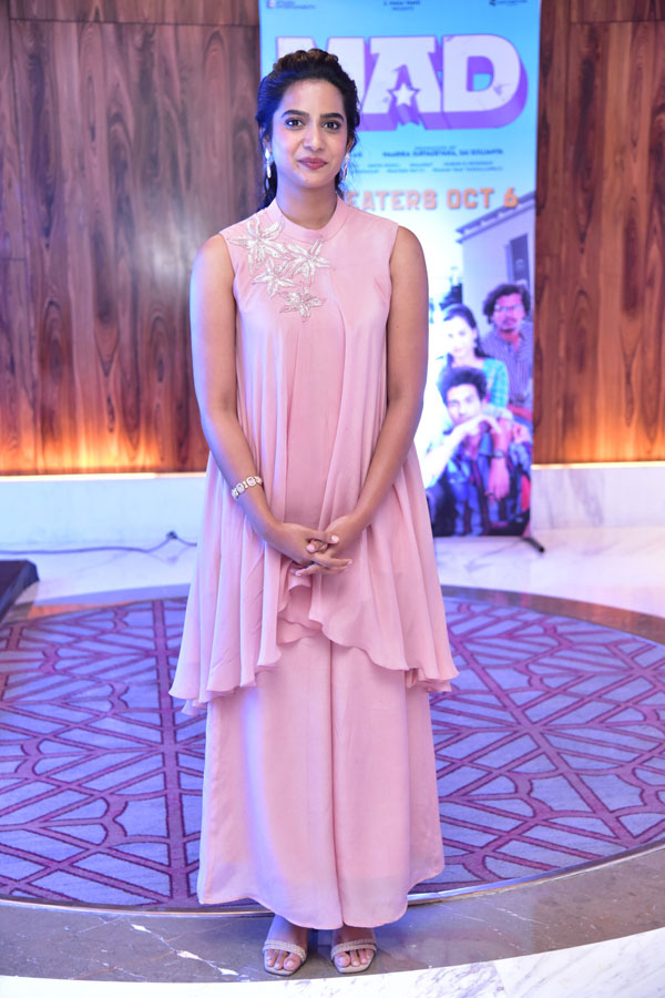 gouri-priya-stills-5.jpg