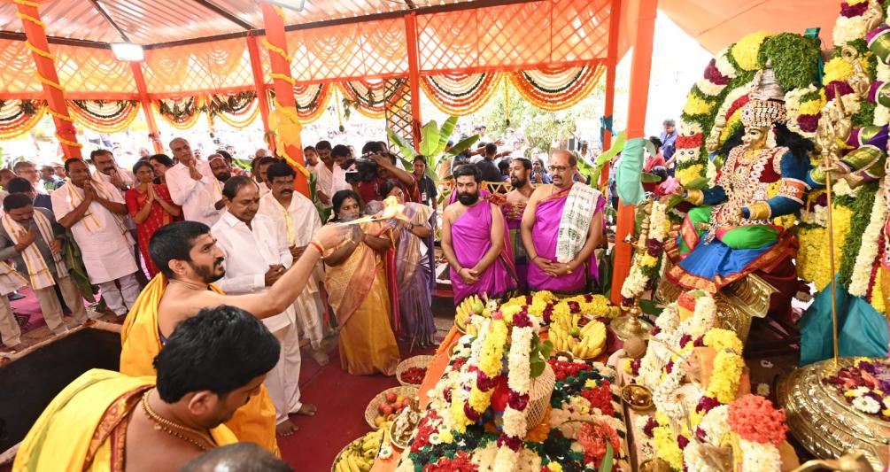governor-tamilisai-and-cm-kcr-at-telangana-secretariat-12.jpg