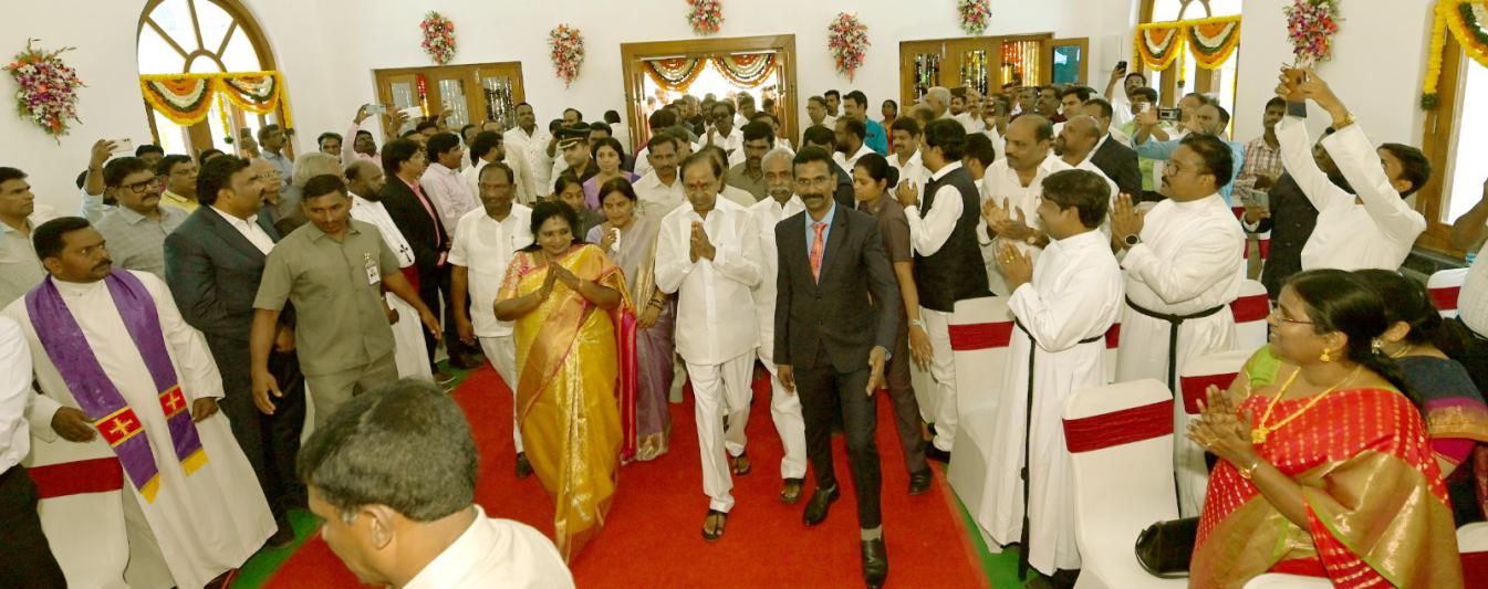 governor-tamilisai-and-cm-kcr-at-telangana-secretariat-7.jpg