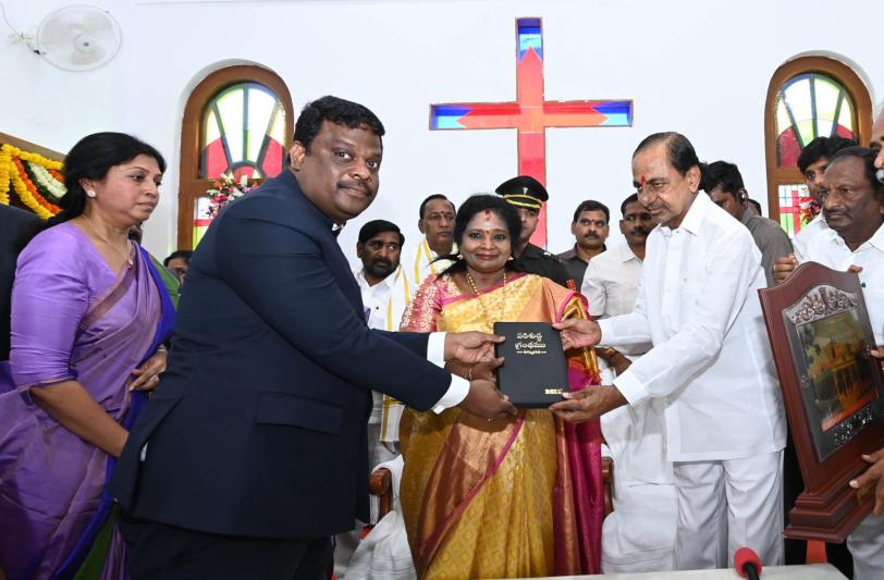 governor-tamilisai-and-cm-kcr-at-telangana-secretariat-9.jpg