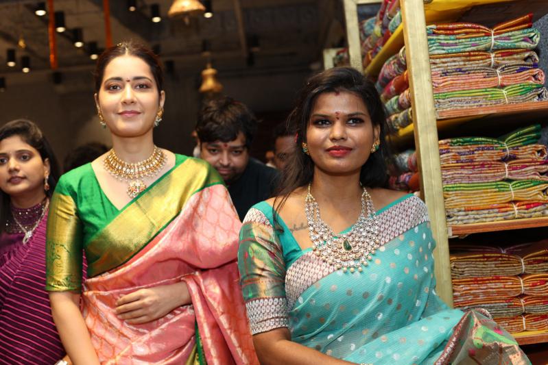 grand-launch-of-mugdha-art-studio-in-vizag-13.jpg