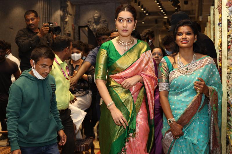 grand-launch-of-mugdha-art-studio-in-vizag-15.jpg