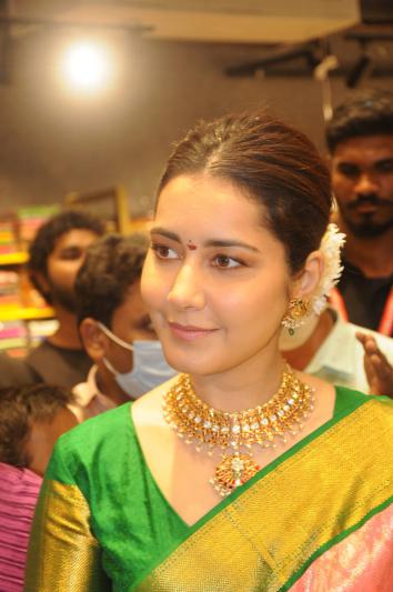 grand-launch-of-mugdha-art-studio-in-vizag-22.jpg