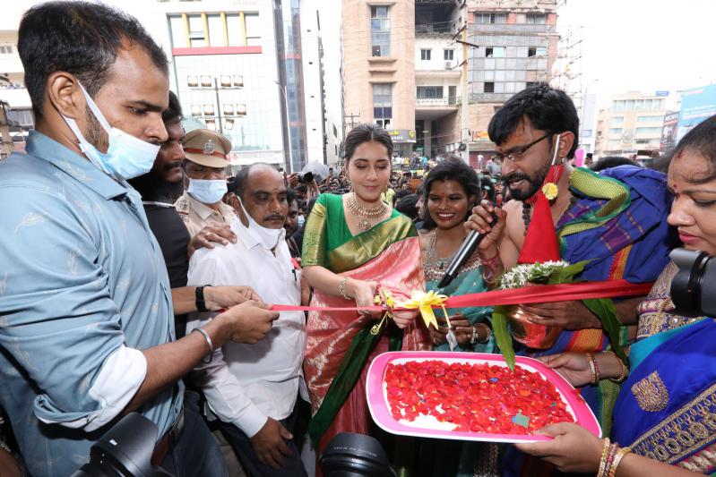 grand-launch-of-mugdha-art-studio-in-vizag-5.jpg