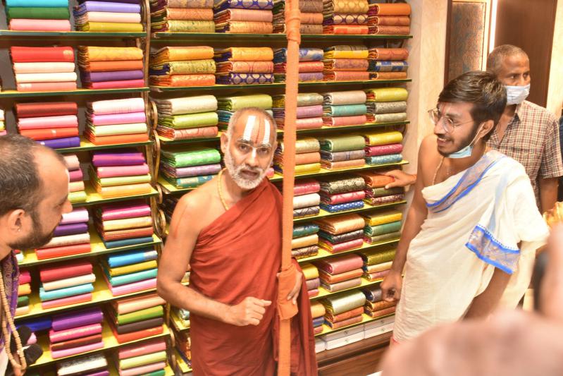 grand-launching-gowri-signature-collections-2.jpg