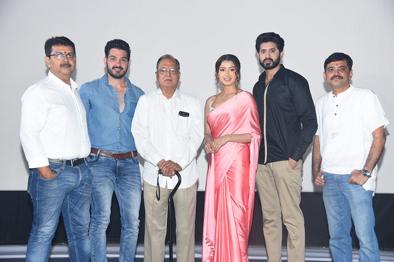 grey-movie-launch-2.jpg
