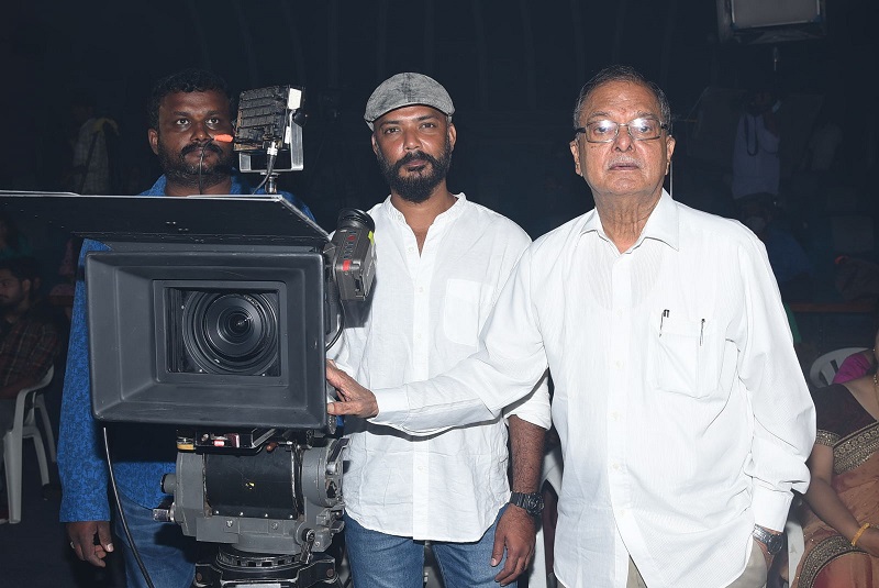 grey-movie-launch-4.jpg