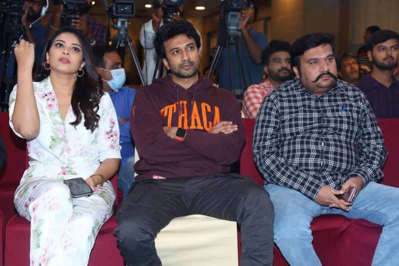 gurtunda-seetakaalm-movie-press-meet-9.jpg