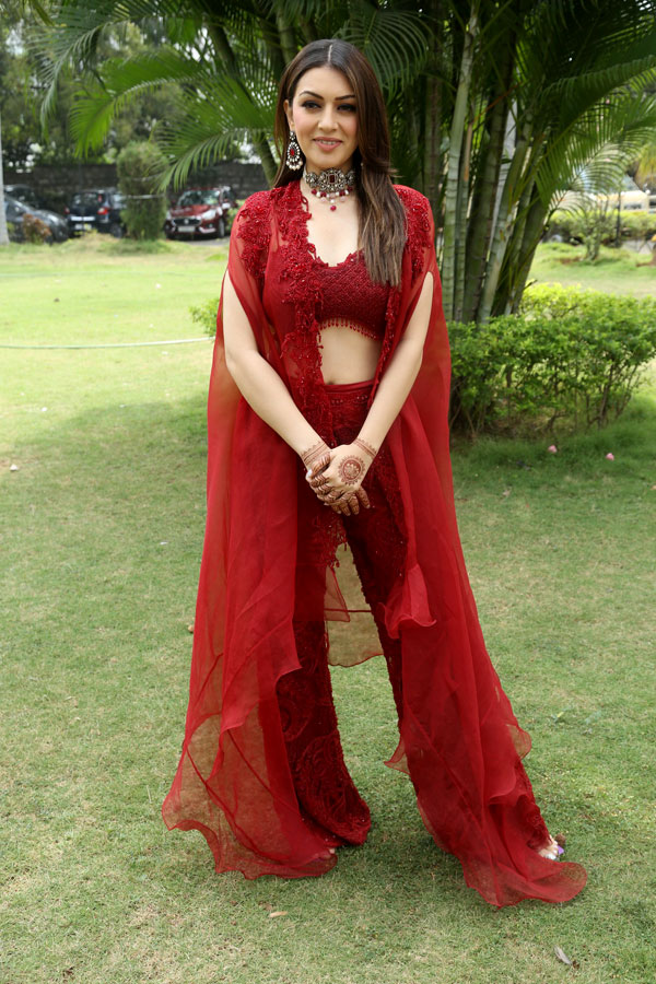 hansika-stills-2-11.jpg