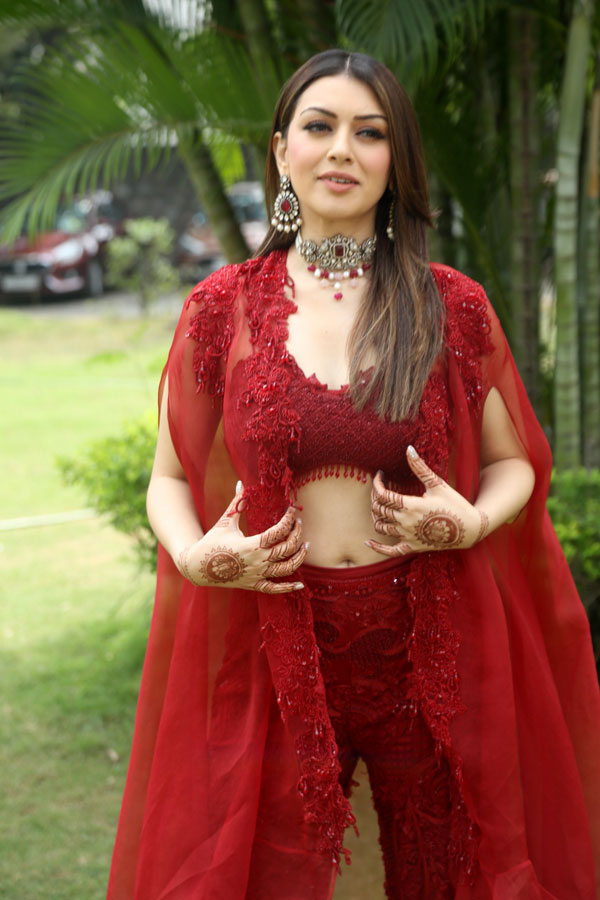 hansika-stills-2-2.jpg