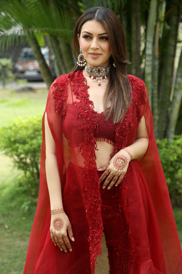 hansika-stills-2-3.jpg