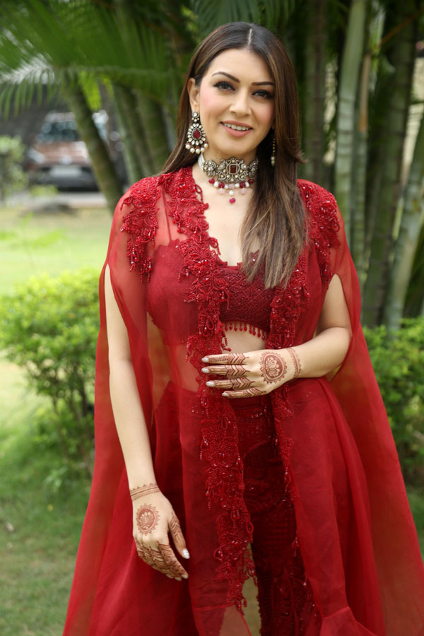 hansika-stills-2-4.jpg