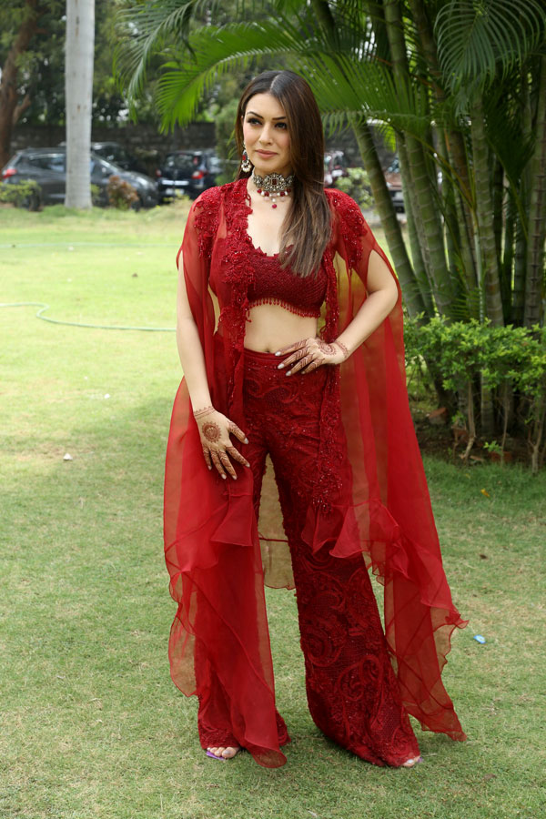 hansika-stills-2-8.jpg