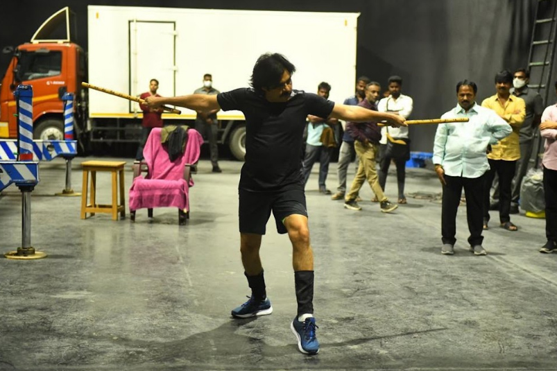 hari-hara-veera-mallu-working-stills-2.jpg