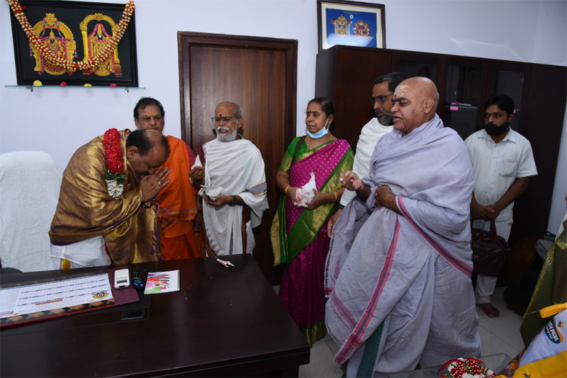 hari-jawaharlal-takes-charge-as-the-principal-secretary-3.jpg
