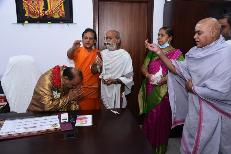 hari-jawaharlal-takes-charge-as-the-principal-secretary-4.jpg