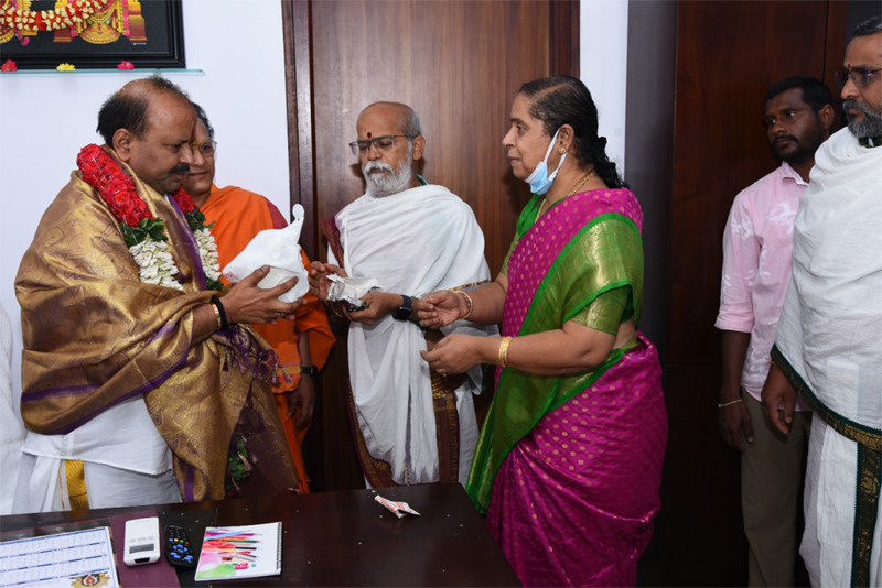 hari-jawaharlal-takes-charge-as-the-principal-secretary-9.jpg