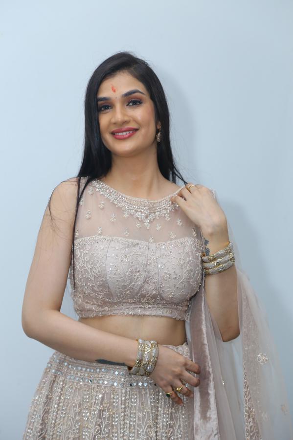 hasini-sudheer-stills-3.jpg