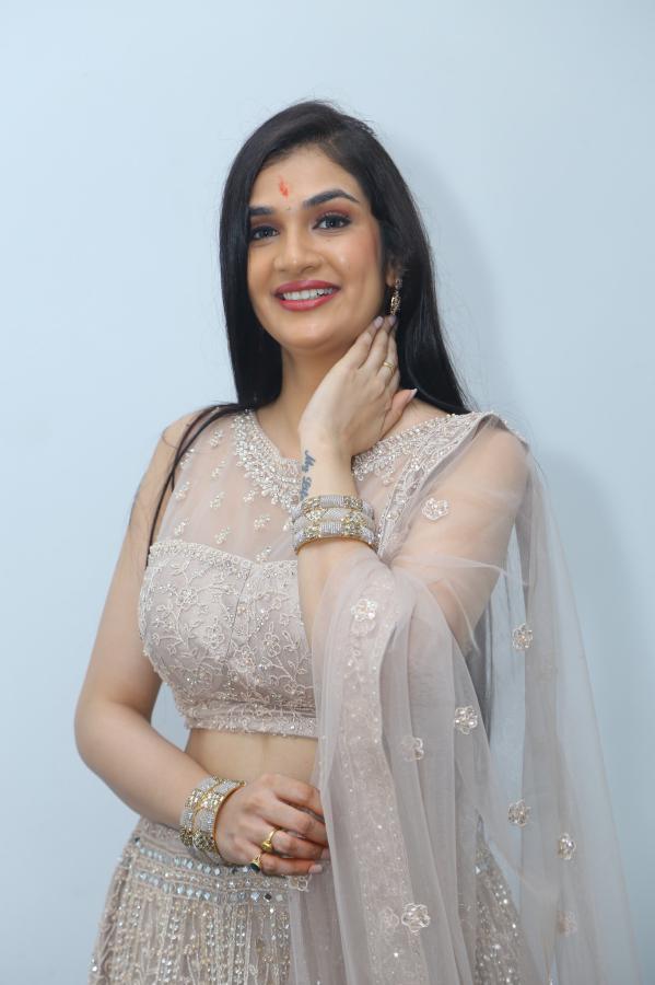 hasini-sudheer-stills-4.jpg