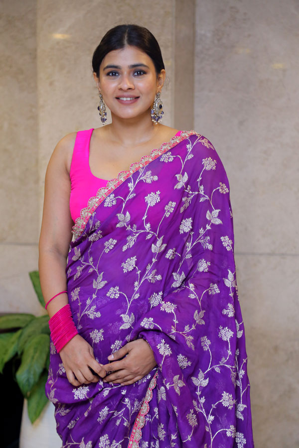 hebah-patel-stills-11.jpg