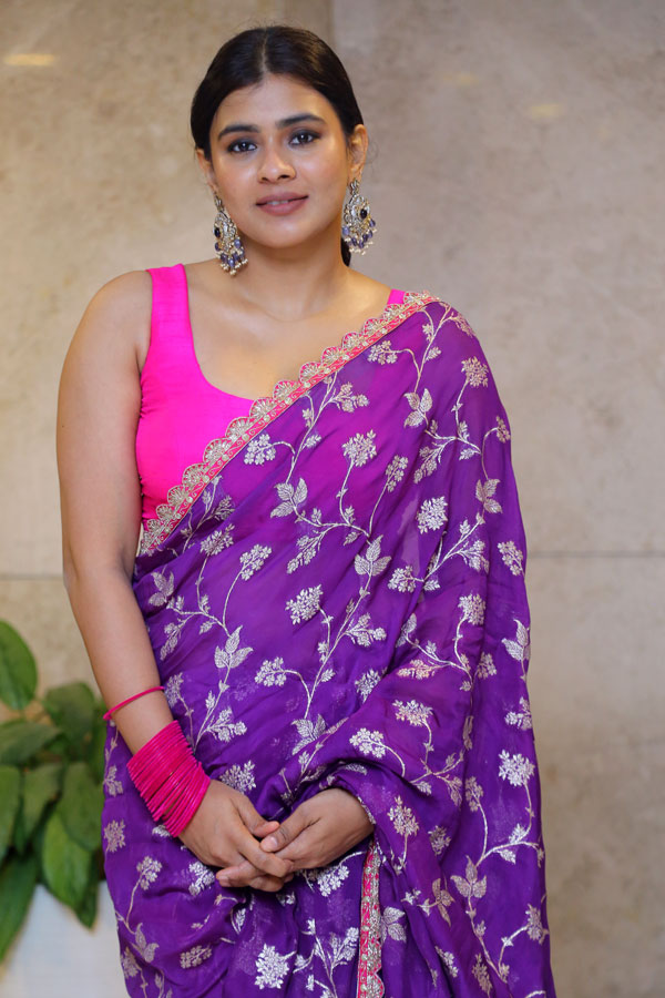 hebah-patel-stills-12.jpg