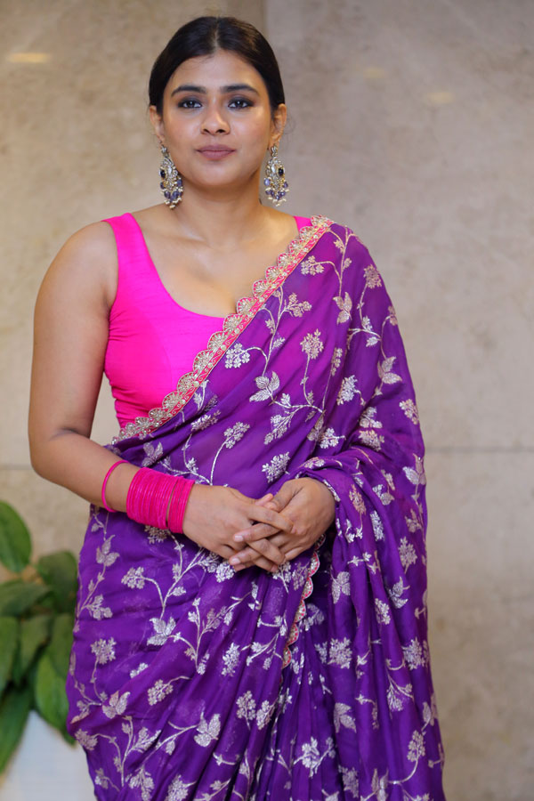 hebah-patel-stills-13.jpg