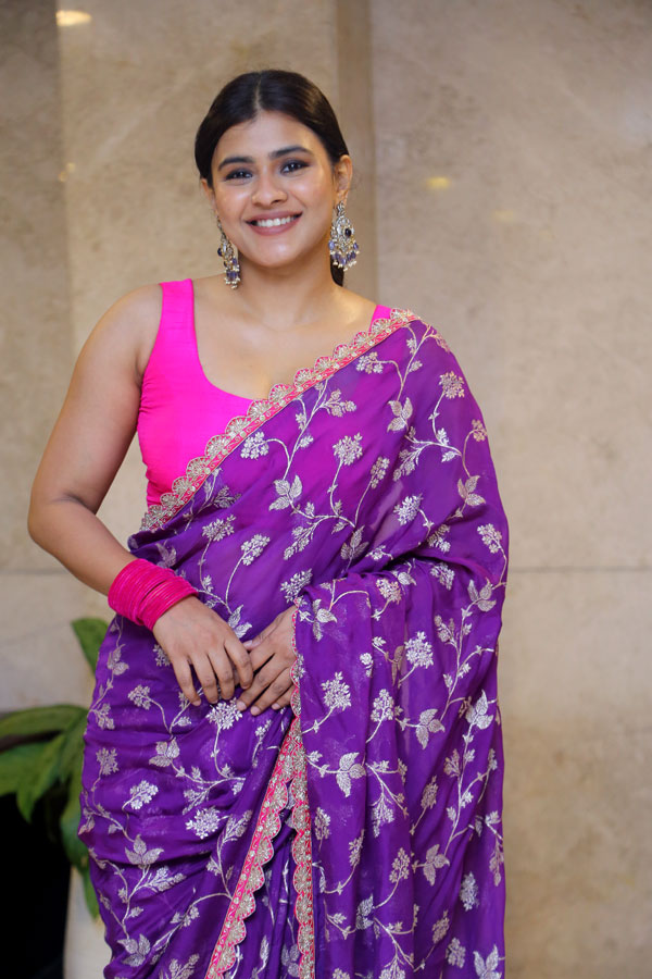 hebah-patel-stills-19.jpg
