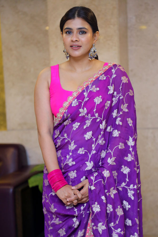 hebah-patel-stills-20.jpg