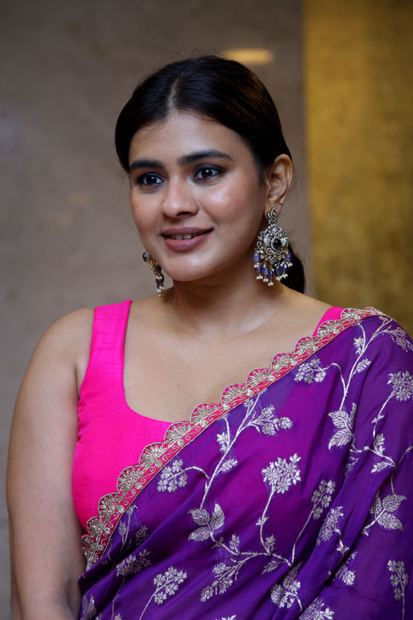 hebah-patel-stills-4.jpg