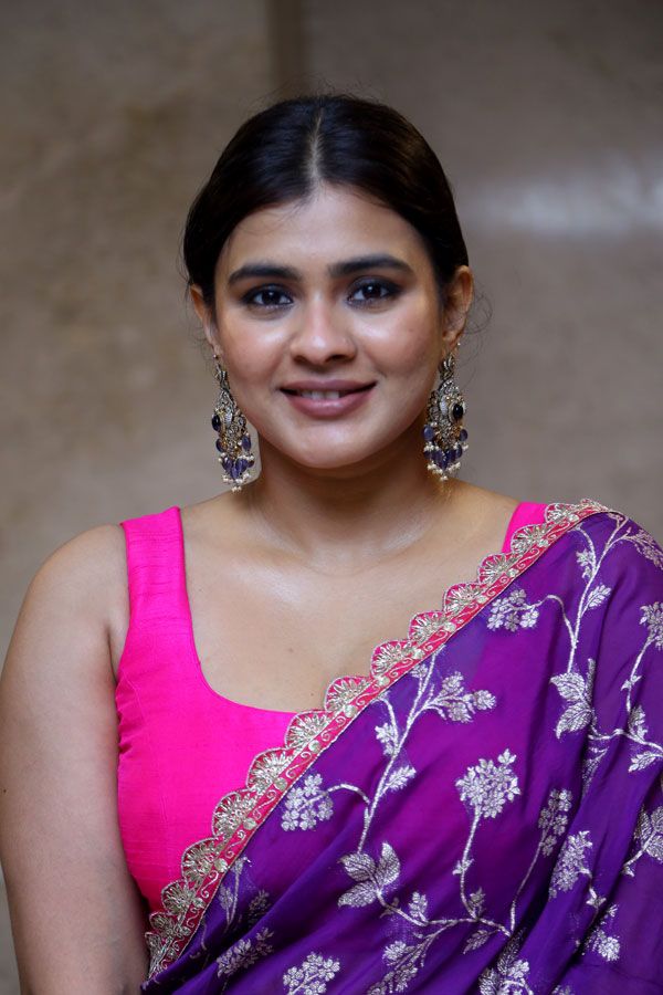 hebah-patel-stills-5.jpg