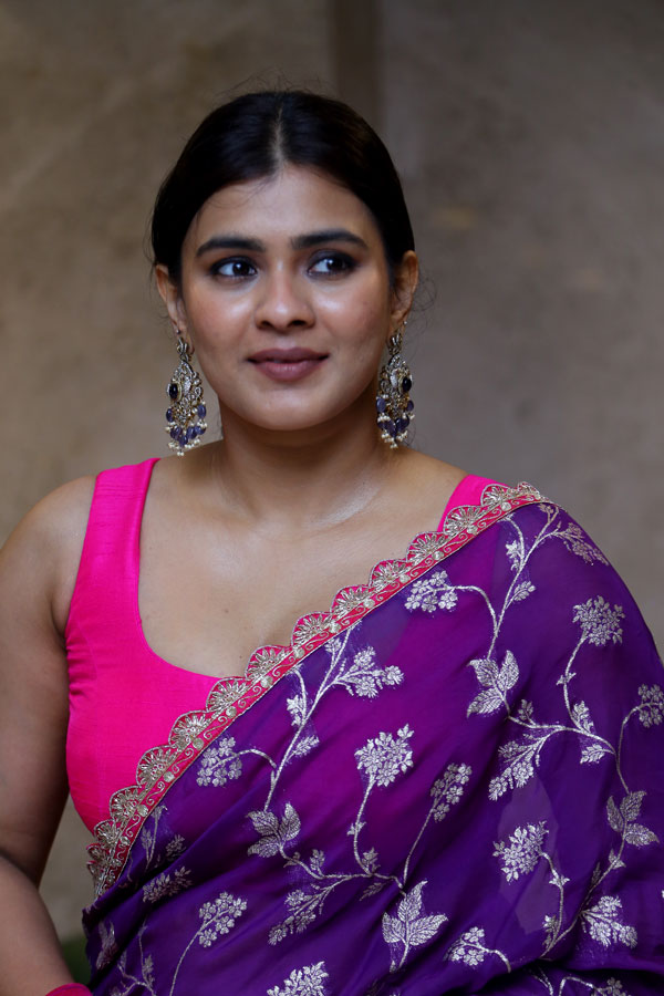hebah-patel-stills-7.jpg