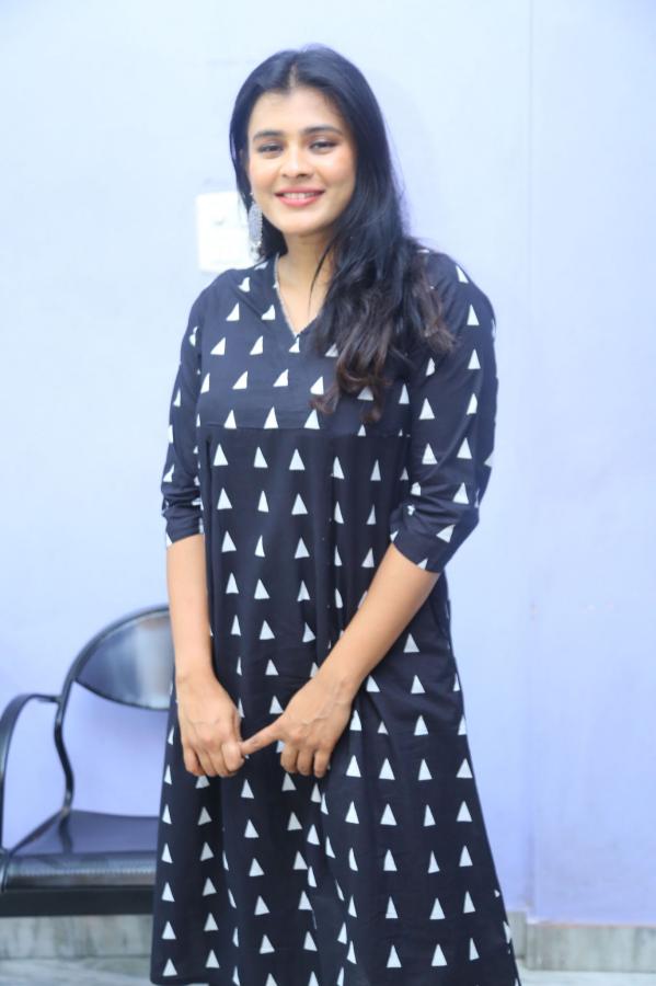hebba-patel-stills-12.jpg