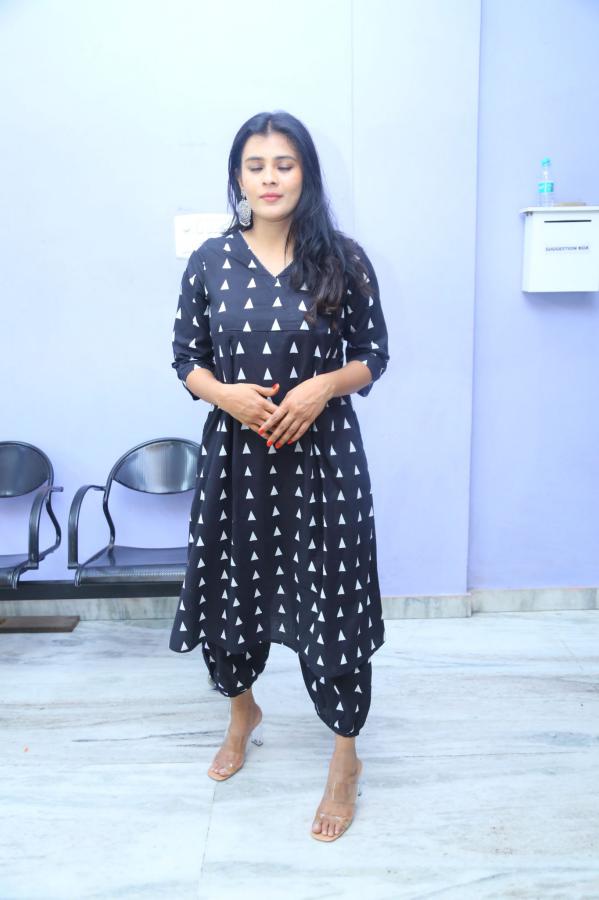 hebba-patel-stills-13.jpg