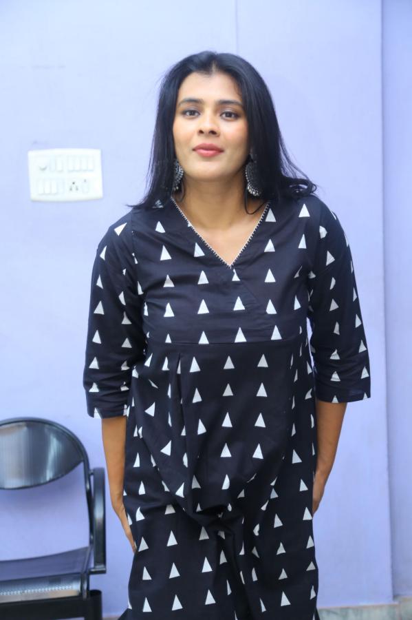 hebba-patel-stills-20.jpg