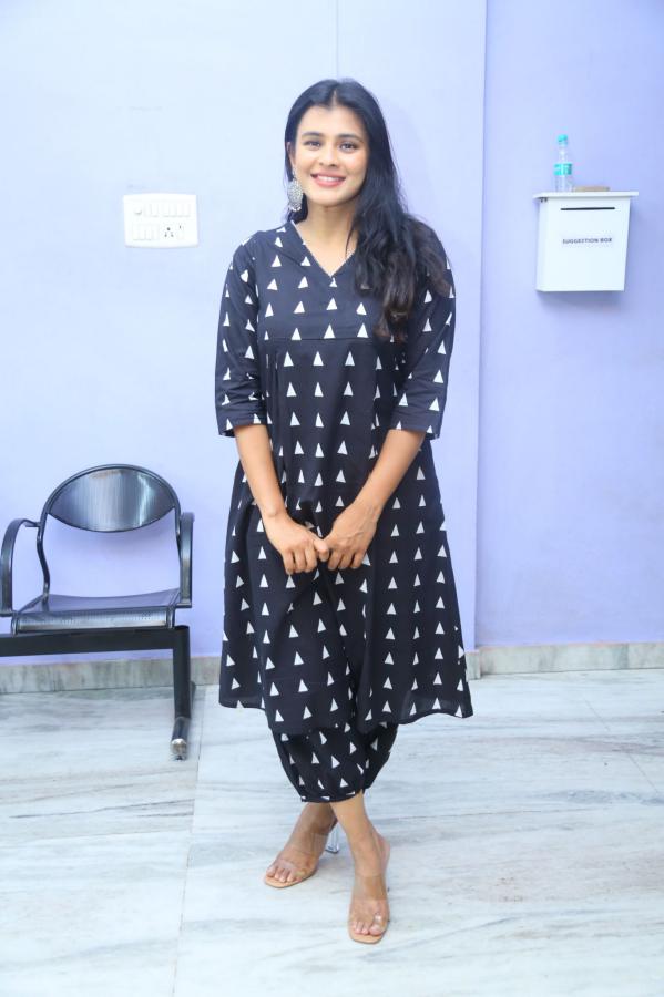 hebba-patel-stills-7.jpg