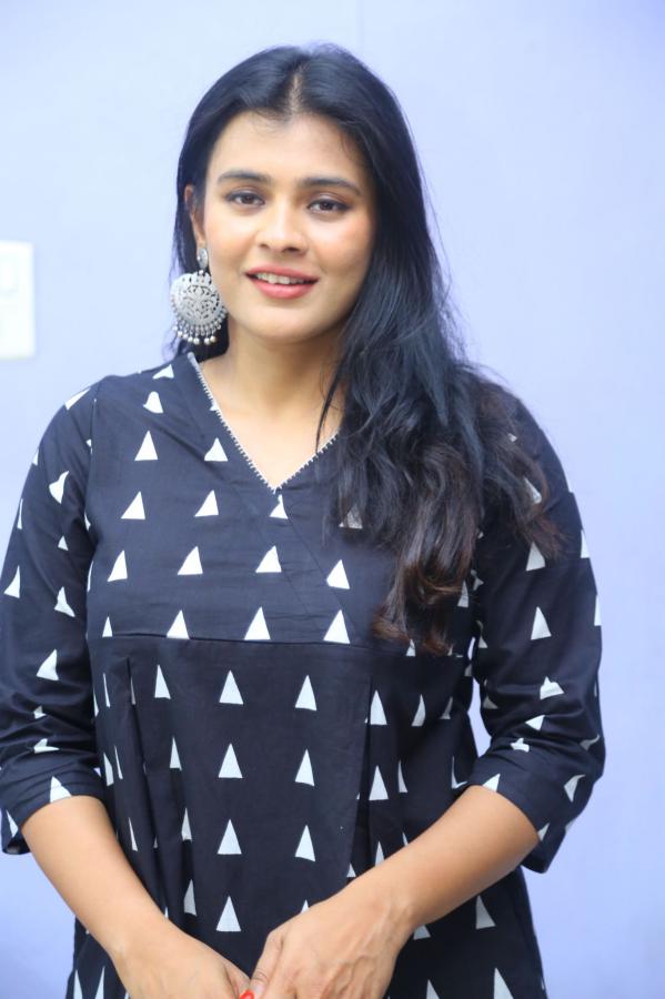 hebba-patel-stills-8.jpg