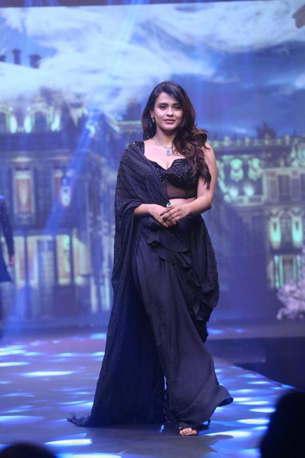 hebbah-patel-stills-3.jpg