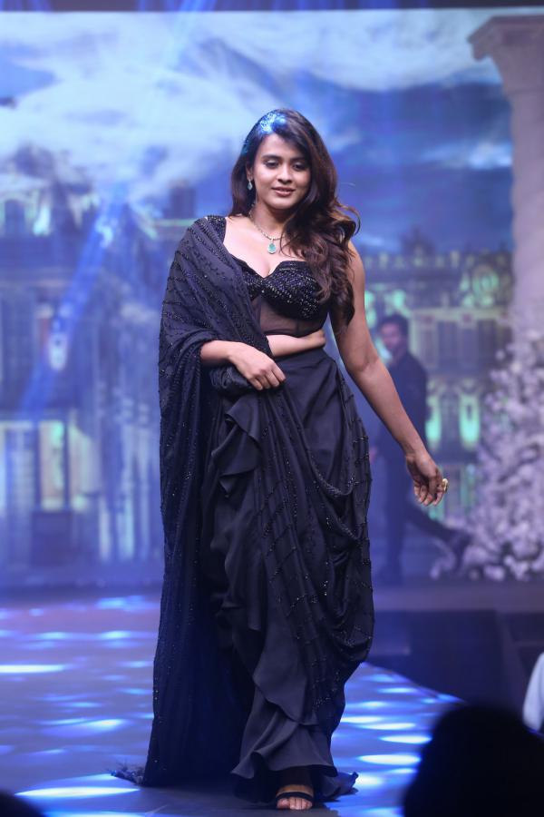 hebbah-patel-stills-4.jpg