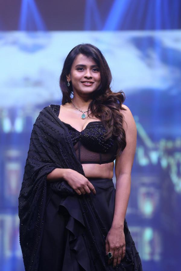 hebbah-patel-stills-6.jpg