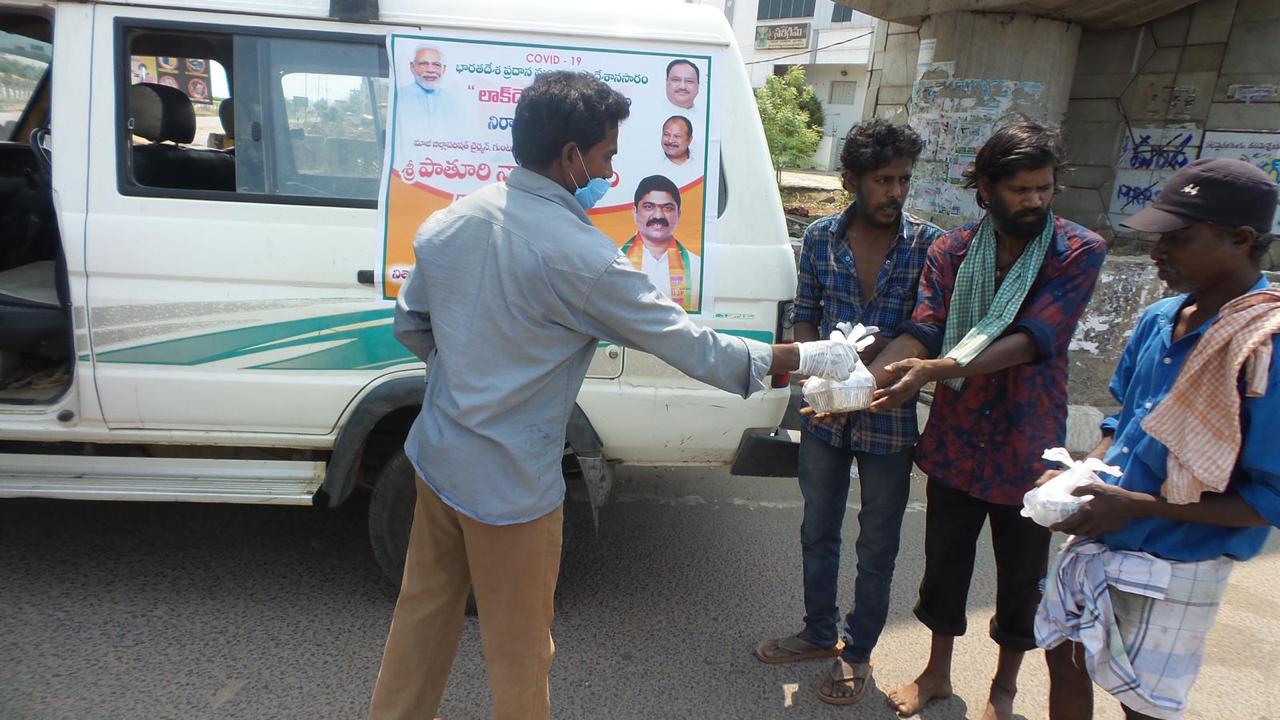 Pathuri Nagabhushanam Free Meal Distribution at Mangalgiri