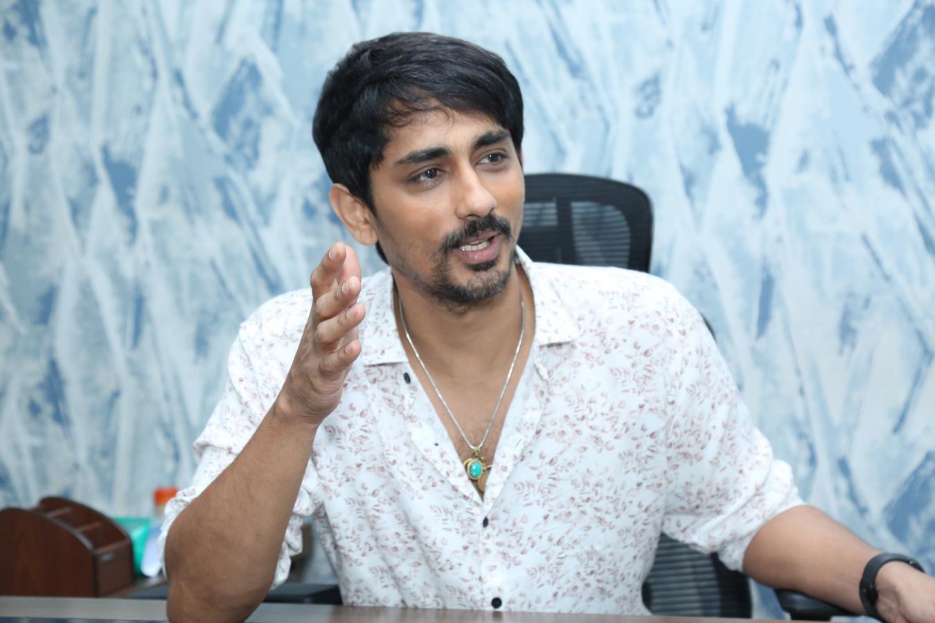hero-siddarth-interview-11.jpg