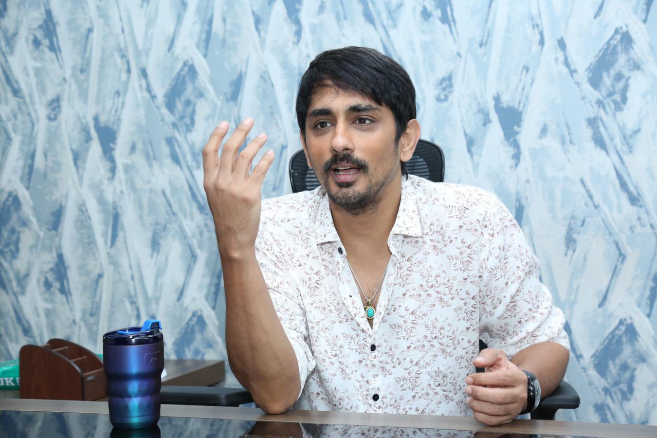 hero-siddarth-interview-14.jpg